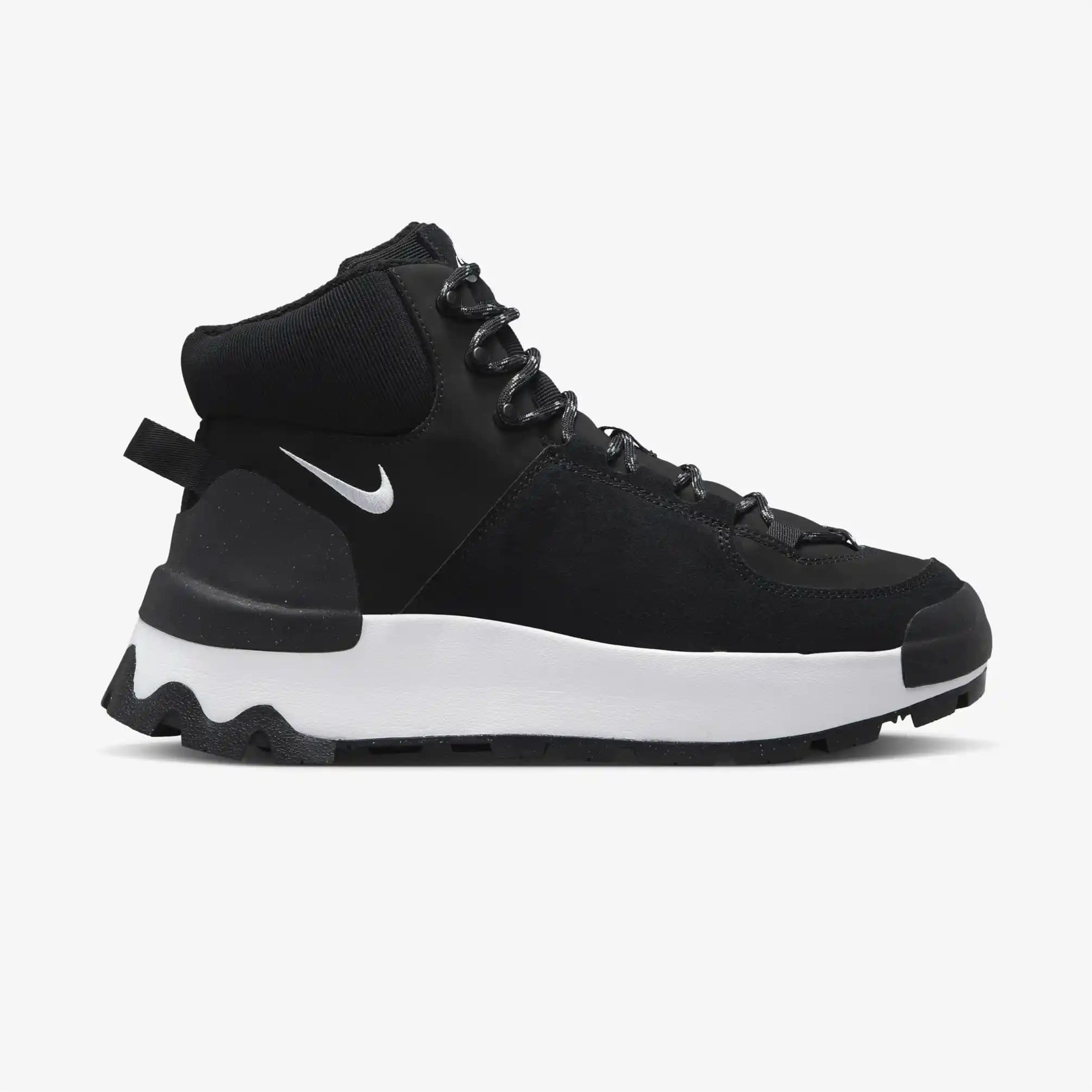 Kadın Siyah Bot Modası 2023: Trendler, Seçim İpuçları ve Stil Önerileri