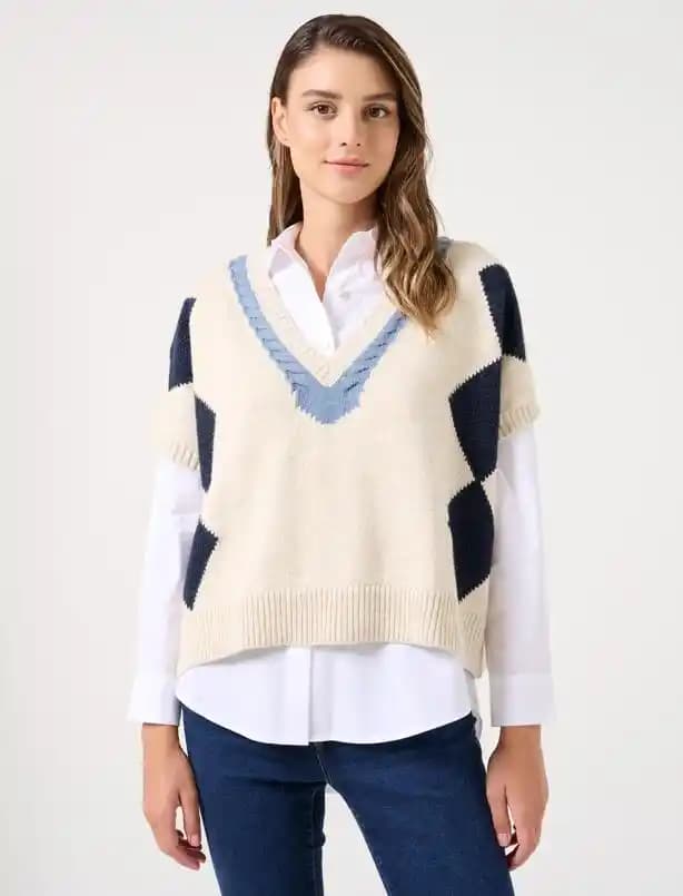 Kadın Süveter Modelleri 2023 Trendleri ve Kombinasyon Önerileri