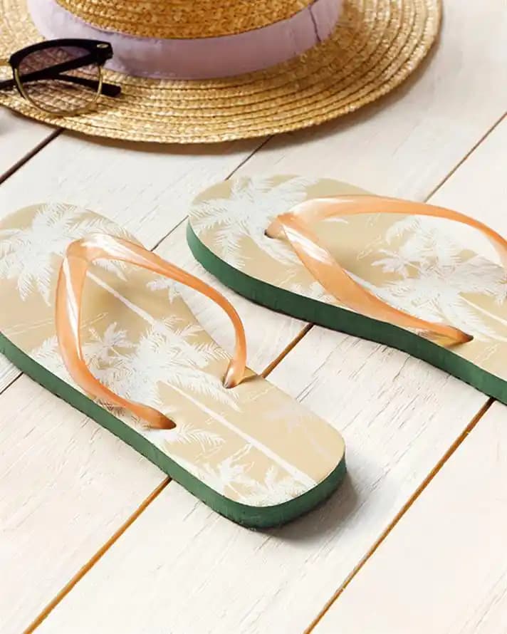 Kadın Terlikleri: Şıklık ve Konforu Bir Arada Sunan Modern Modeller ve Trendler