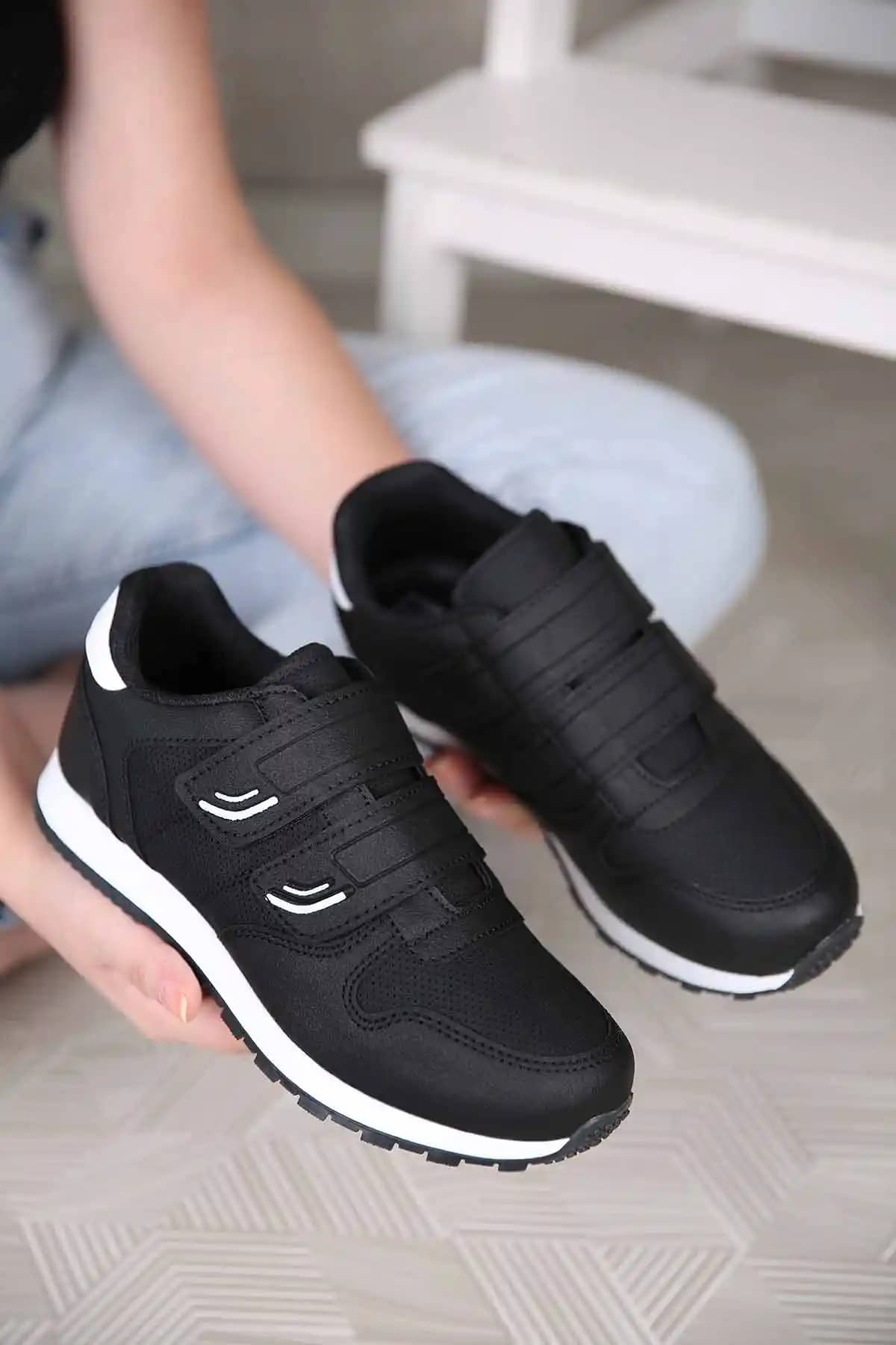 Kadın ve Erkek Spor Ayakkabılarında Moda ve Fonksiyonellik Trendleri ve Yenilikler