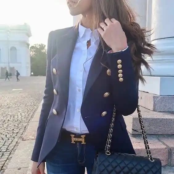 Kadınlar İçin Gömlek ve Ceket Kombinleri: Stil ve Trendlerle Uyum Sağlama Rehberi