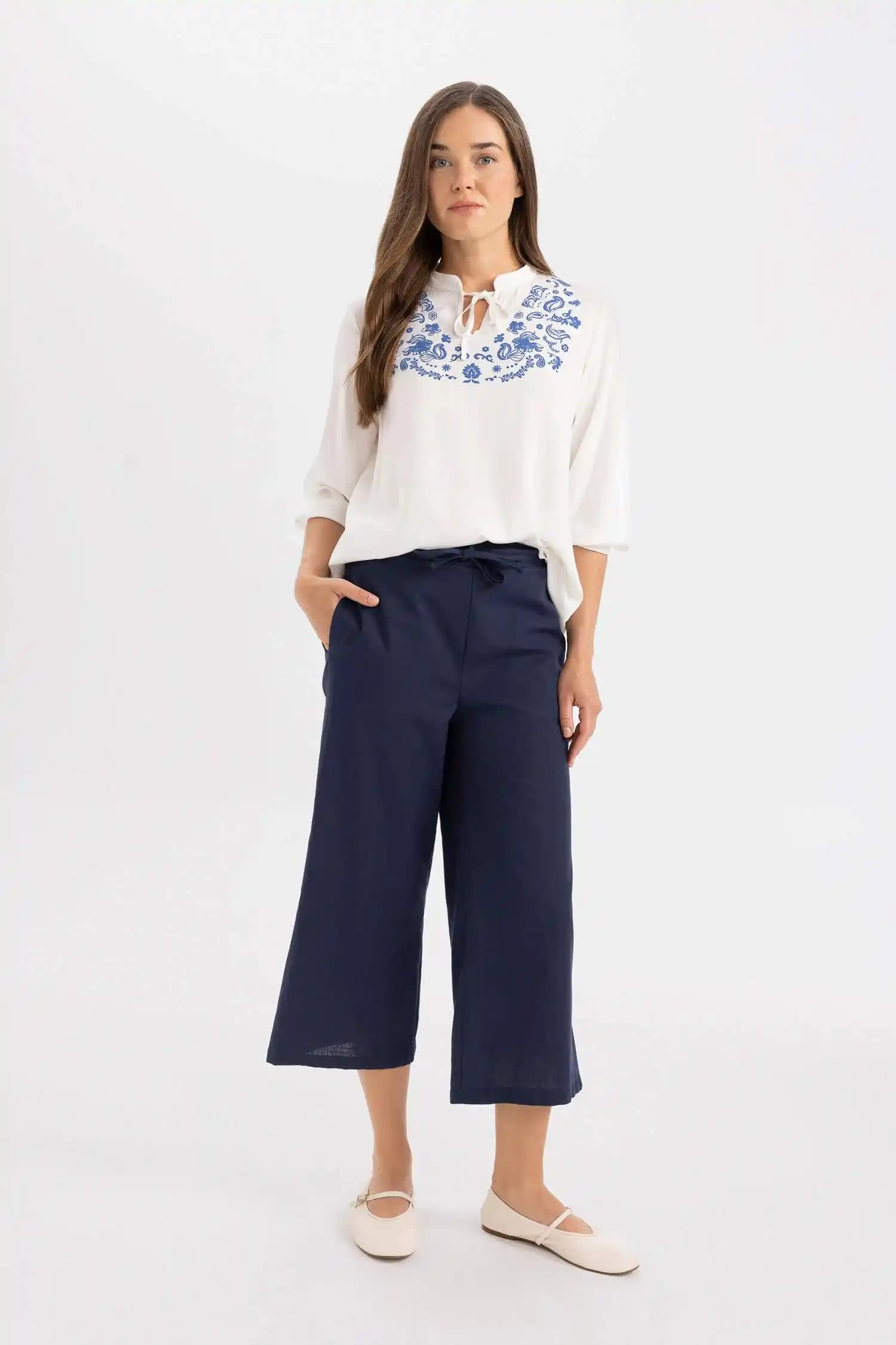 Kadınlar İçin Kapri Modası: Rahatlık ve Şıklığın Güncel Yansımaları ve Trendleri