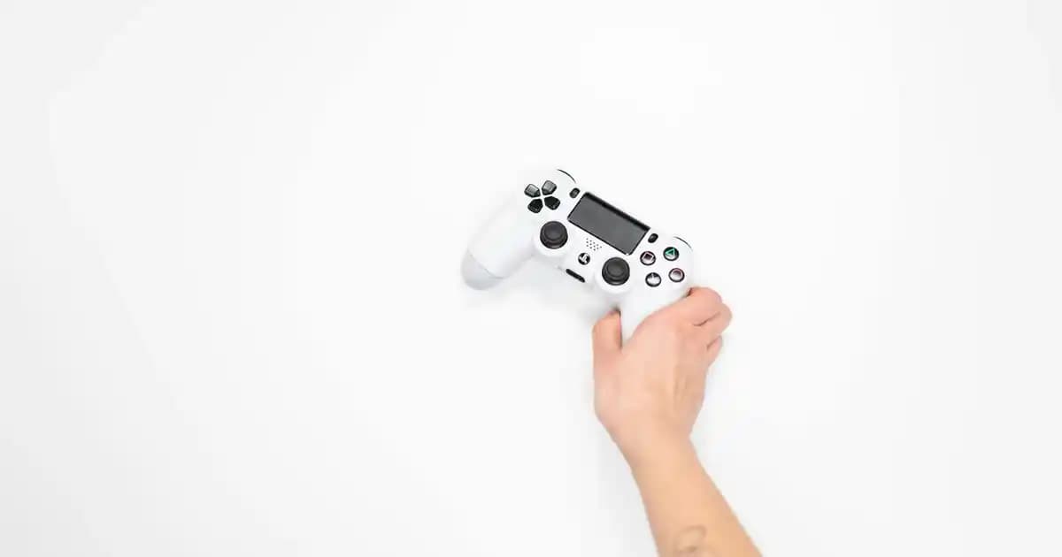 Kadınlar İçin Lacivert Yağmurluk Seçenekleri ve Moda Trendleri 2023