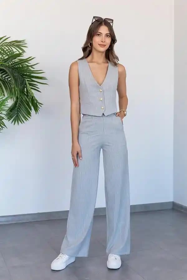 Kadınlar İçin Pantolon ve Yelek Kombinleri: Şıklık ve Tarzın Uyumlu Yolu