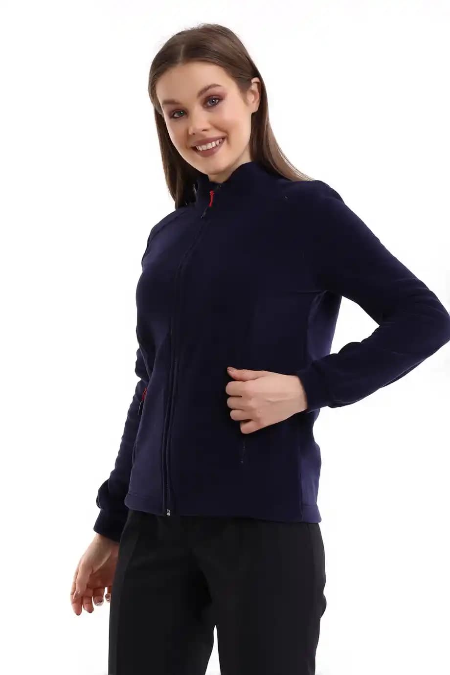 Kadınlar İçin Polar Mont Trendleri ve Stil İpuçları 2023 Güncel Moda Rehberi