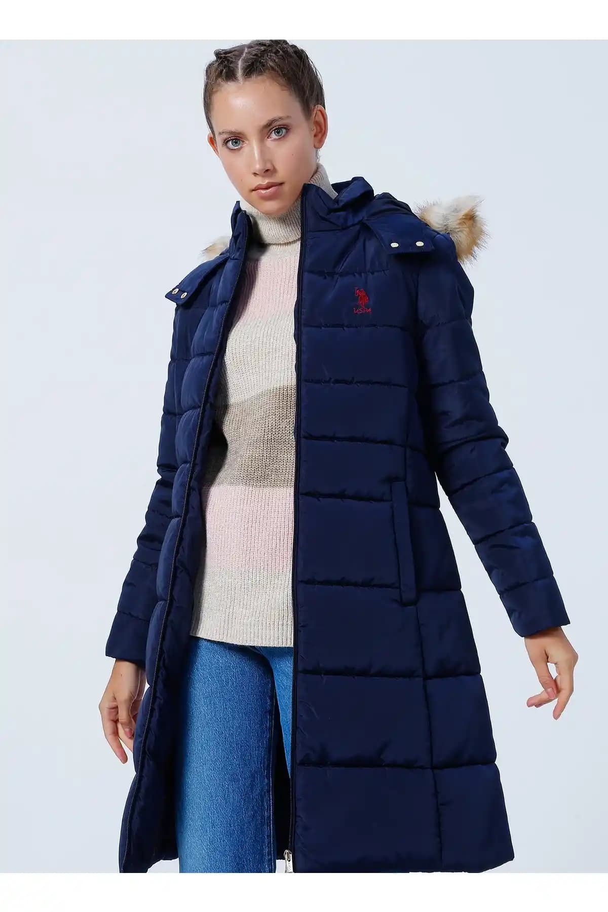 Kadınlar İçin Polo Kabanlar: Moda ve Fonksiyonellik Sunan Zamansız Parçalar