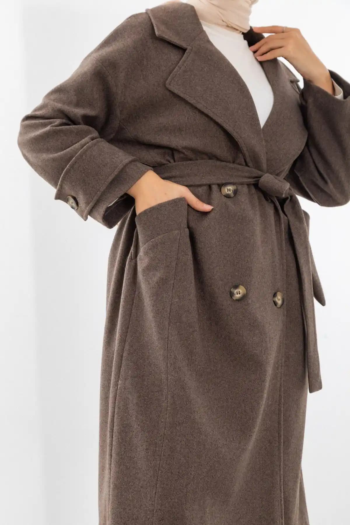 Kahve Renkleri ve Moda Trendleri: Kabanlarda Kahve Temasıyla Şıklık Yaratın