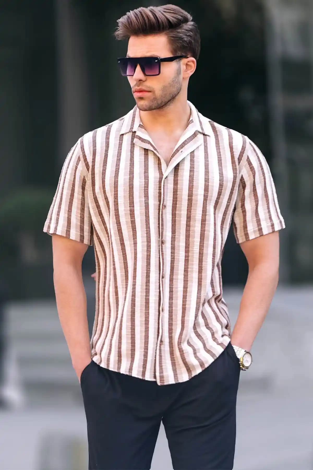 Kahverengi Çizgili Gömlekler: Moda Trendleri ve Stil İpuçları