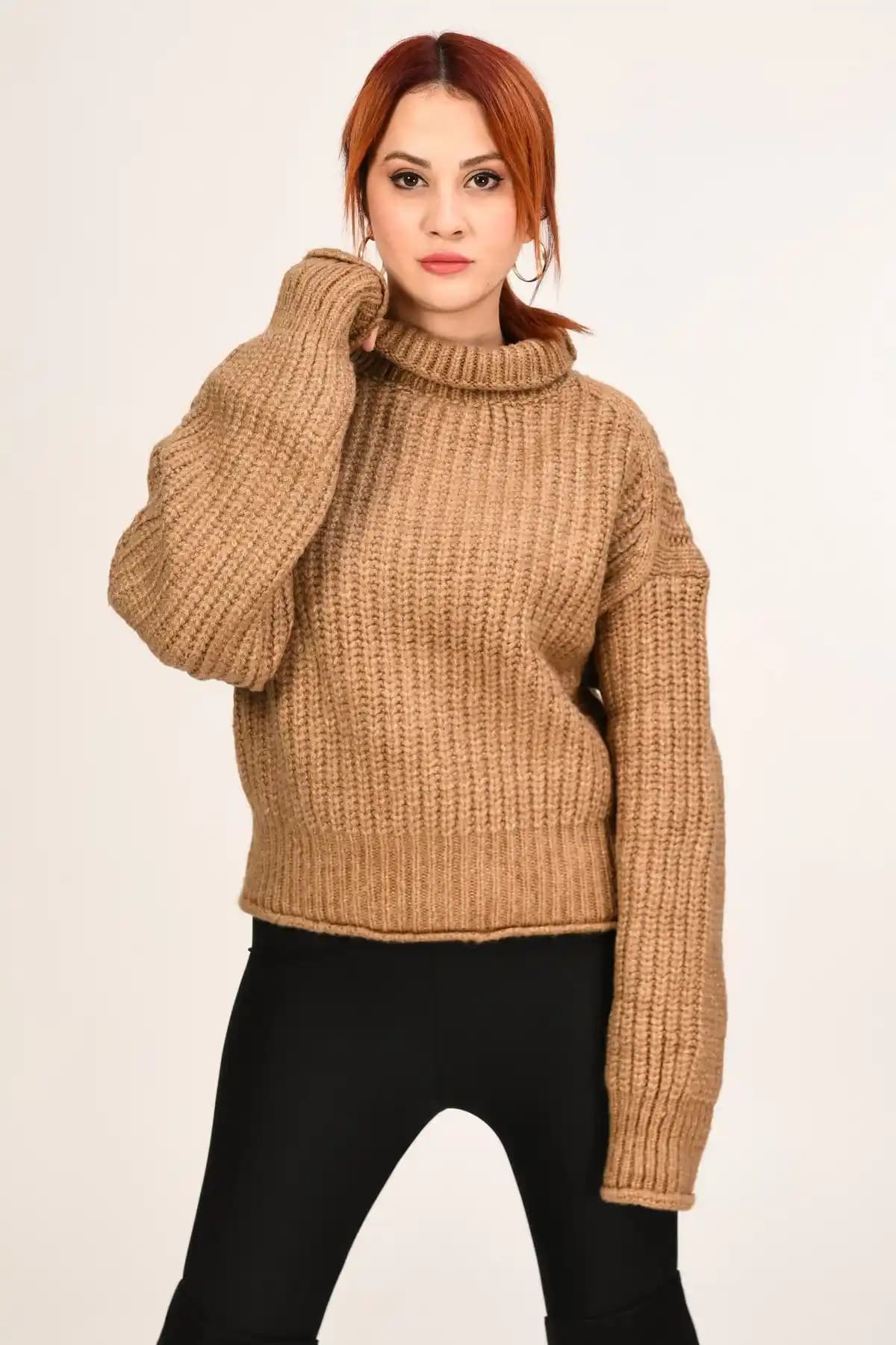 Kalın Boğazlı Kazaklar: Kış Modasının Vazgeçilmez Şık ve Sıcak Parçası