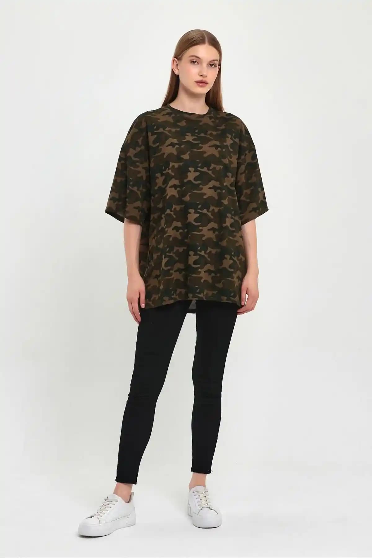 Kamuflaj Tişört Modasında Güncel Trendler ve Stil İpuçları