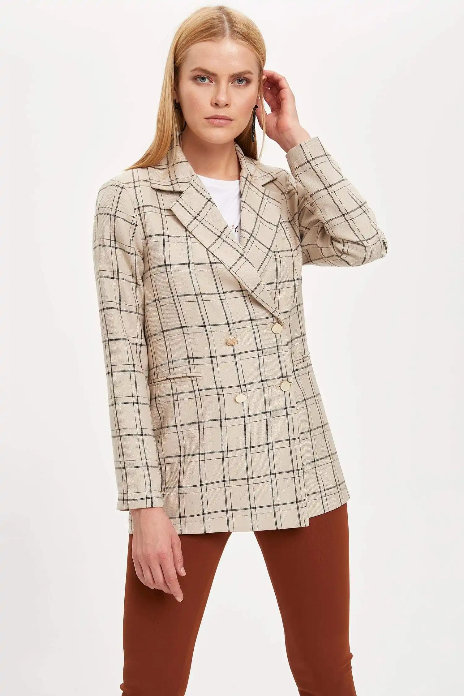 Kareli Ceket Modelleri ve Stil İpuçları: Moda Tutkunları İçin Güncel Trendler ve Kombinasyonlar