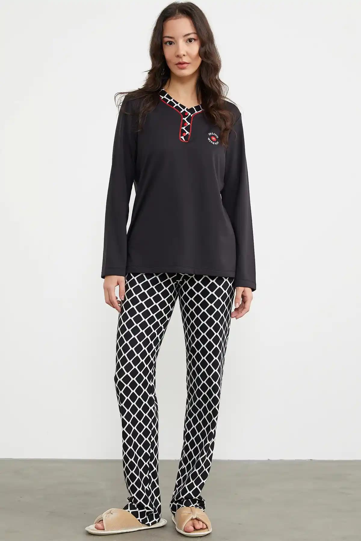 Kareli Pijama Takımları Çiftler İçin Rahat ve Şık Ev Giyim Seçenekleri