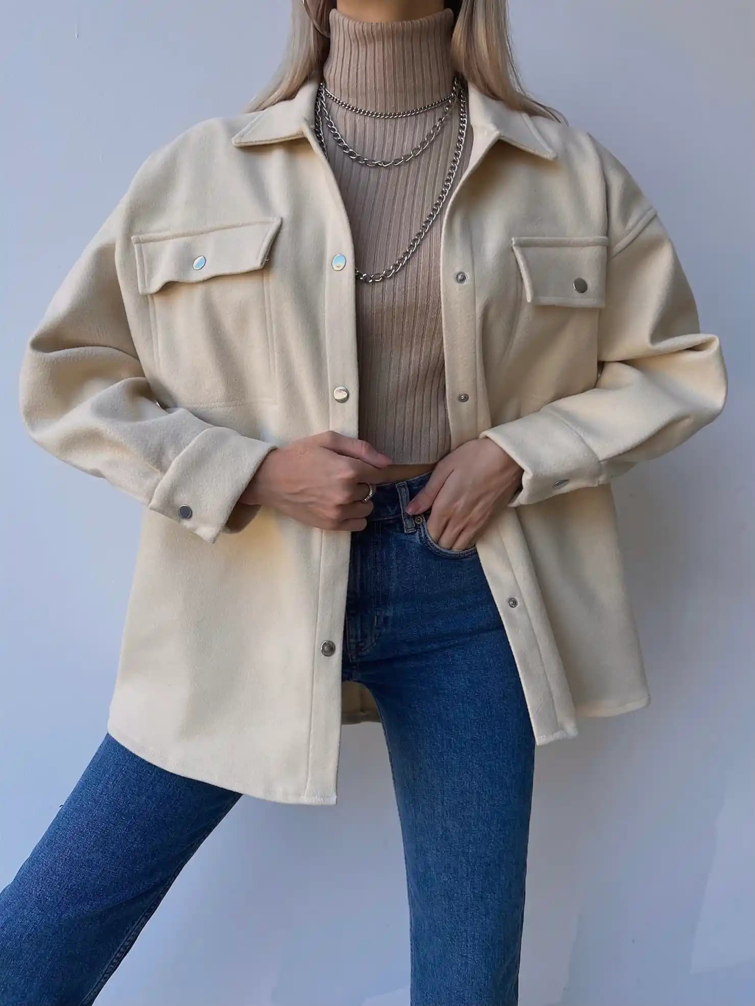 Kaşe Gömlek: Klasik ve Modern Tarzların Zamansız Moda Parçası