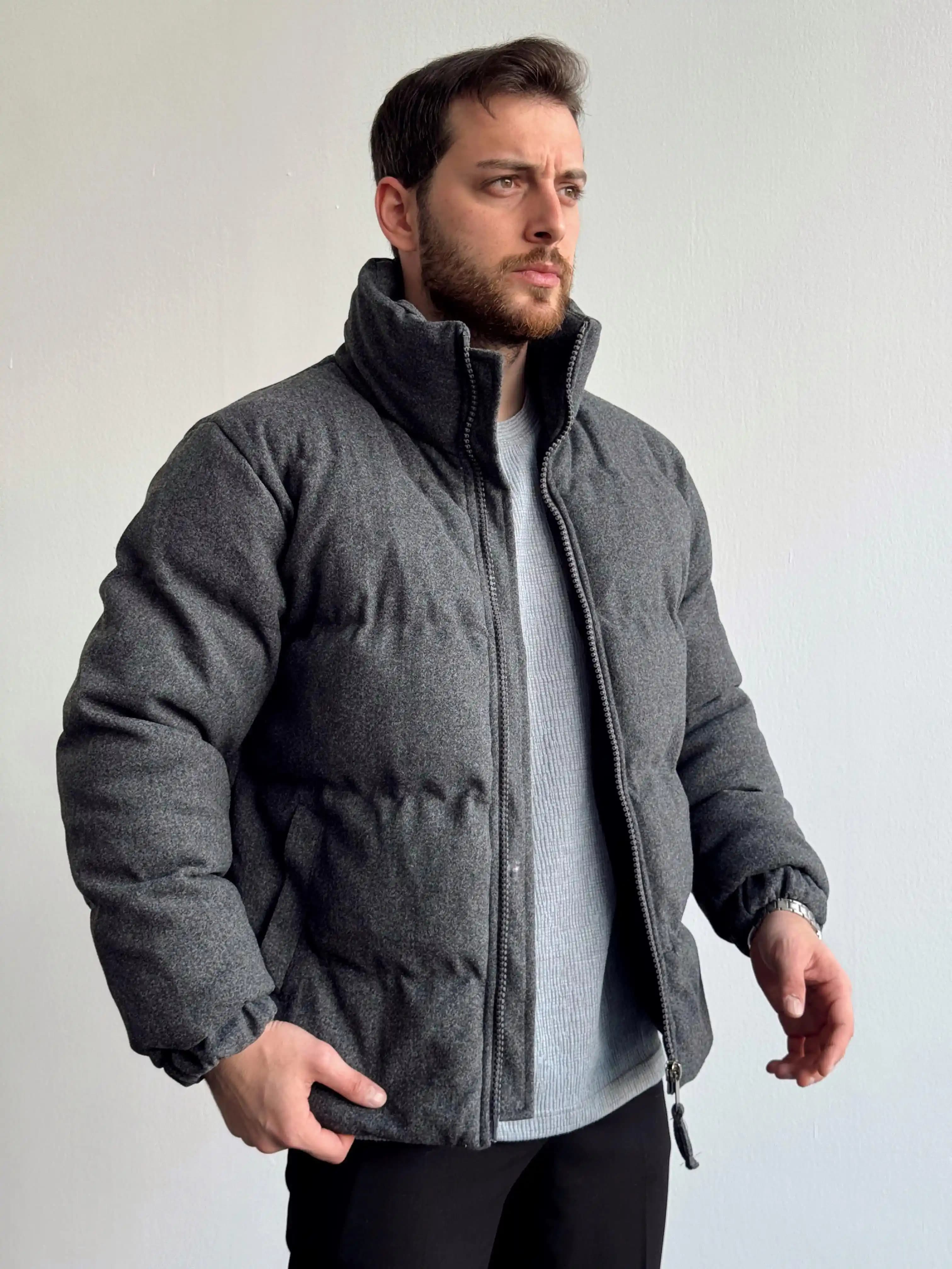 Kaşe Şişme Montlar: Şıklık ve Fonksiyonelliğin Modern Kış Trendleri