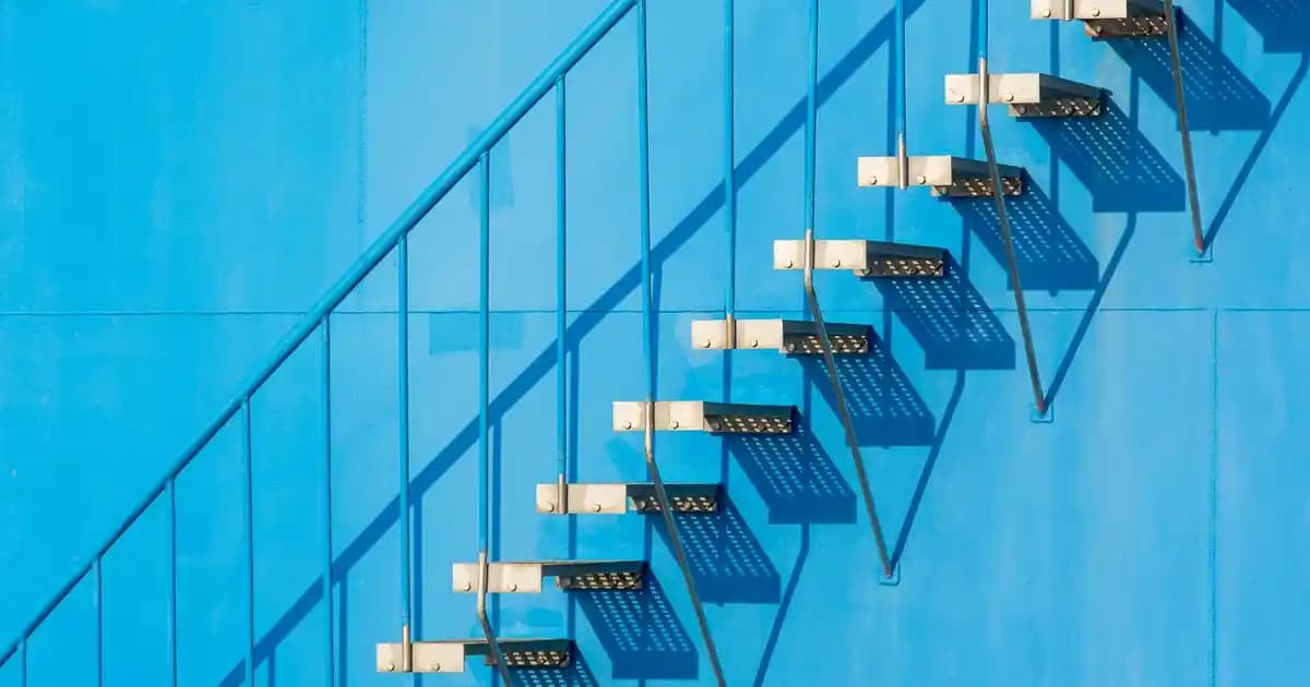 Kasmir Palto: Lüks ve Şıklığın Zarif Birleşimi Kış Modasında Öne Çıkıyor