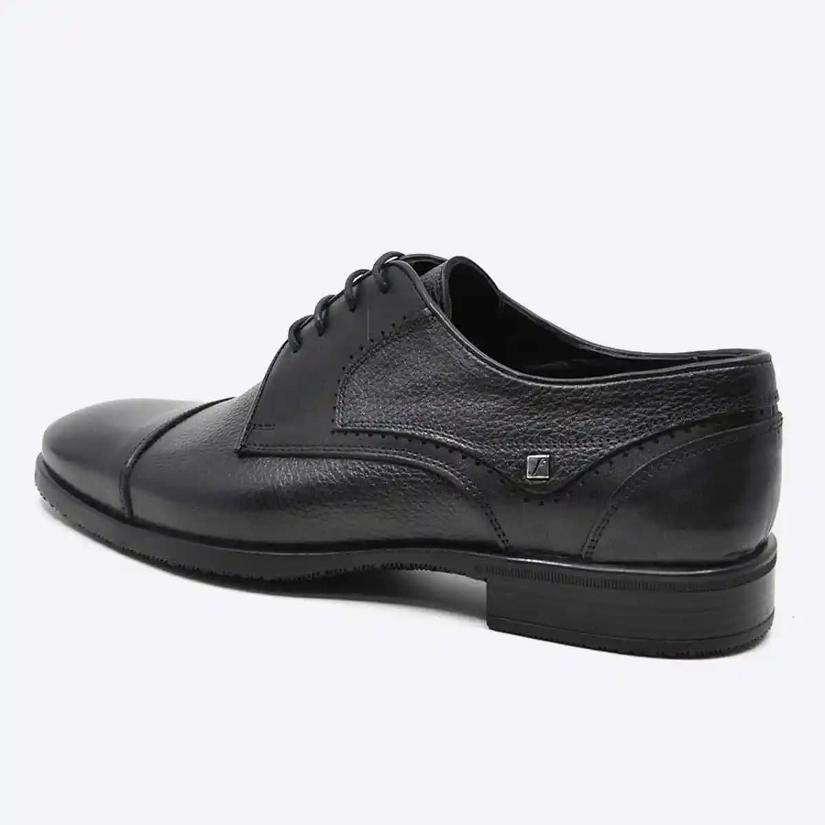 Kauçuk Taban Erkek Ayakkabıları: Dayanıklı ve Şık Modellerle Konforu Yakalayın