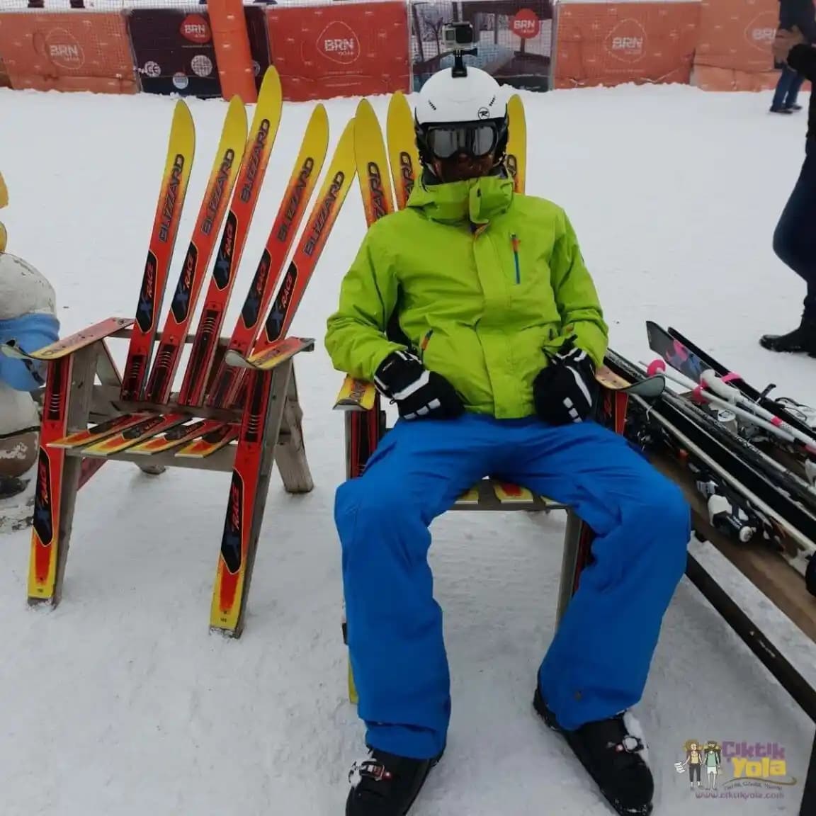 Kayak Yaparken Doğru Giyim Seçenekleri ve Katmanlı Giyim Sistemi İpuçları