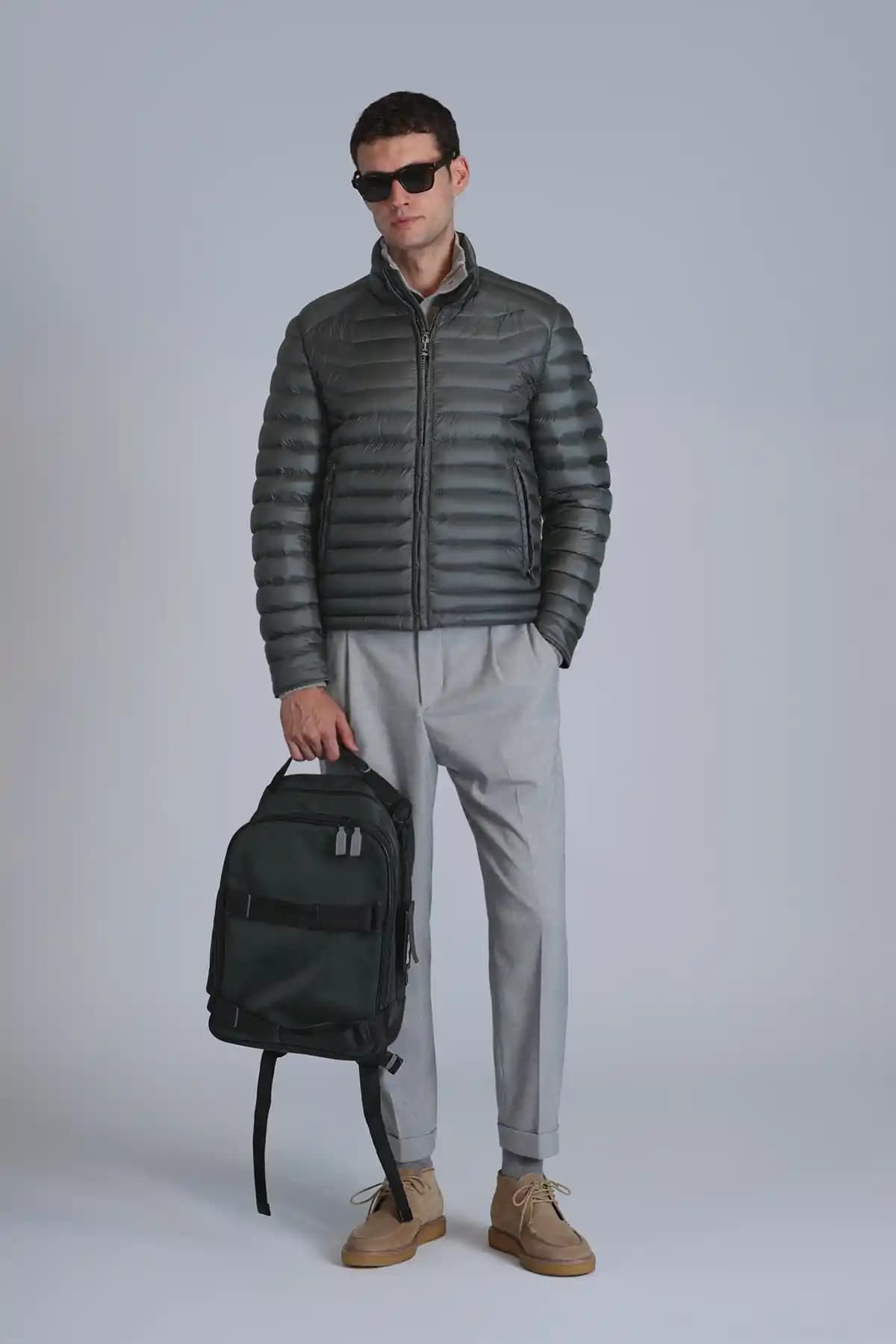 Kaz Tüyü Montlar: Doğal Şıklık ve Sıcaklık Sunan Modern Kış Giysileri