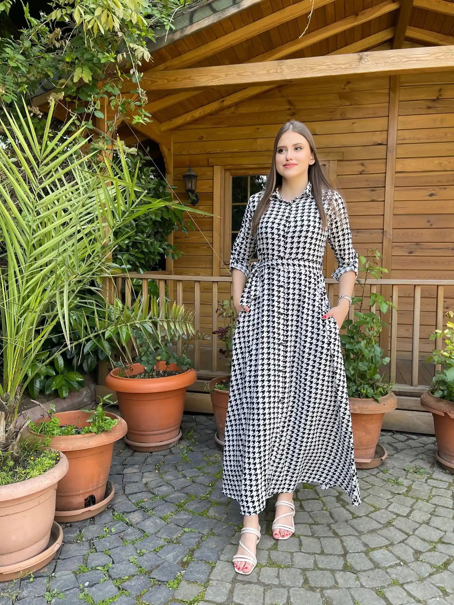 Kazayağı Elbise Kombinleri: Zamansız Şıklık ve Moda Trendleri Hakkında Detaylı Rehber