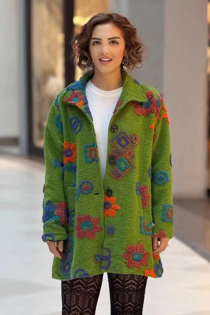 Keçe Kabanlar Moda ve Fonksiyonelliği Bir Arada Sunan Güncel Tasarımlar