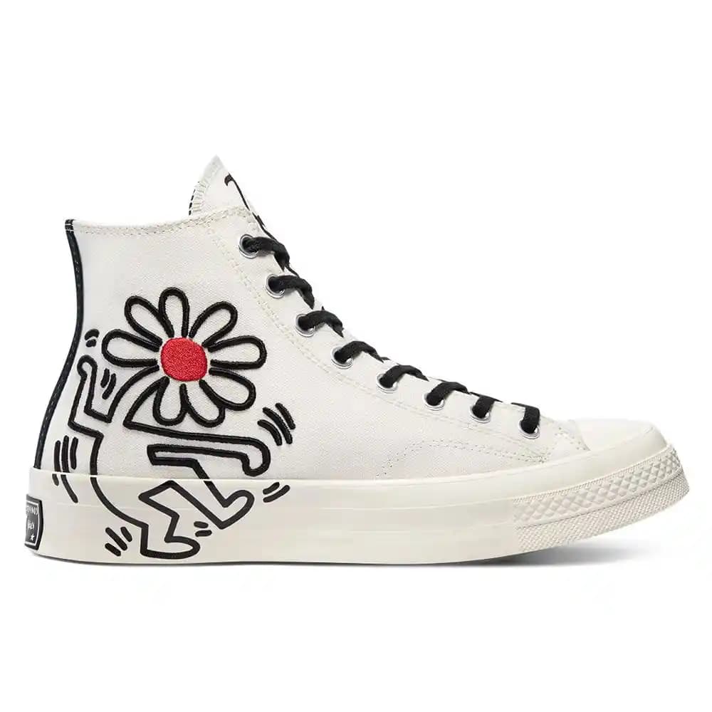 Keith Haring ve Converse İşbirliğiyle Renkli Sokak Modası Koleksiyonu