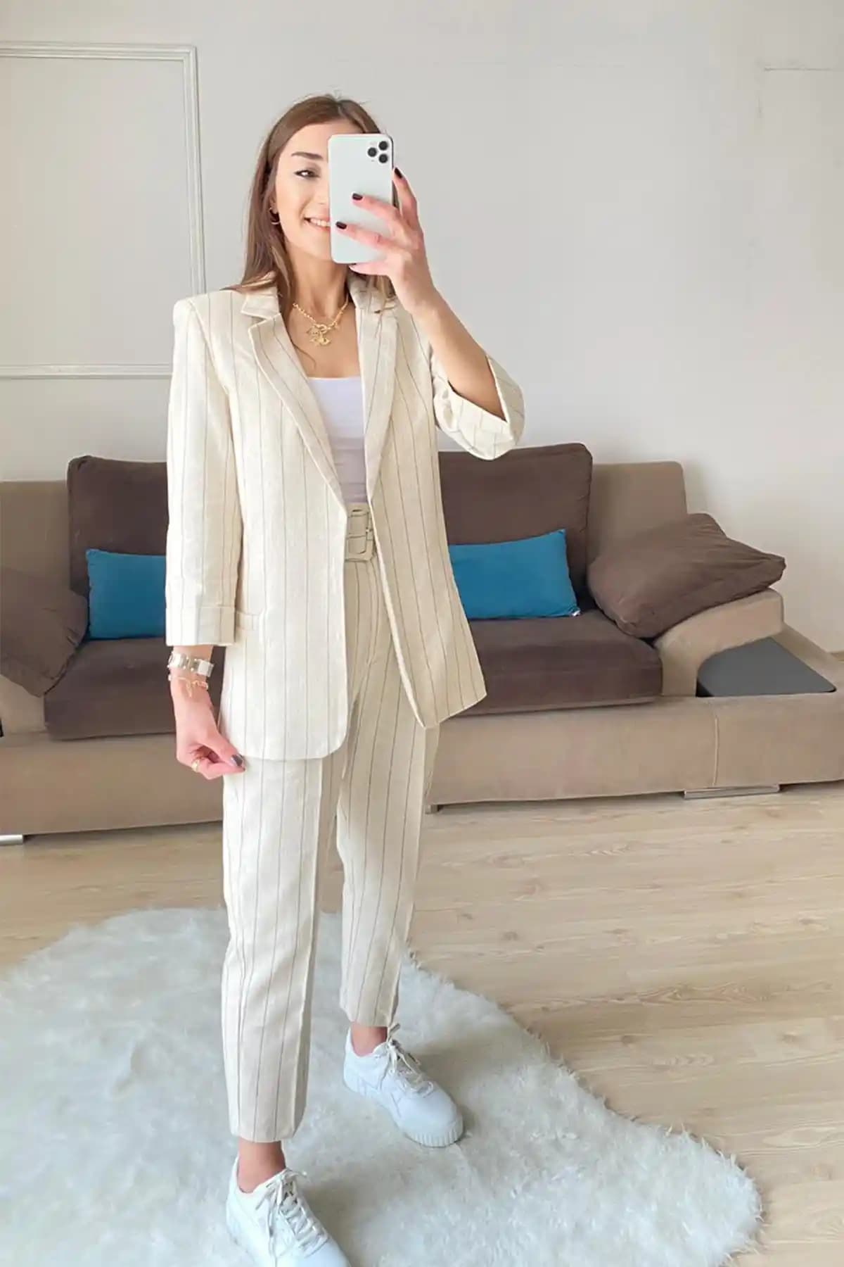 Keten Ceket Takımlarının Özellikleri ve Yaz Ayları İçin Kombinasyon Önerileri