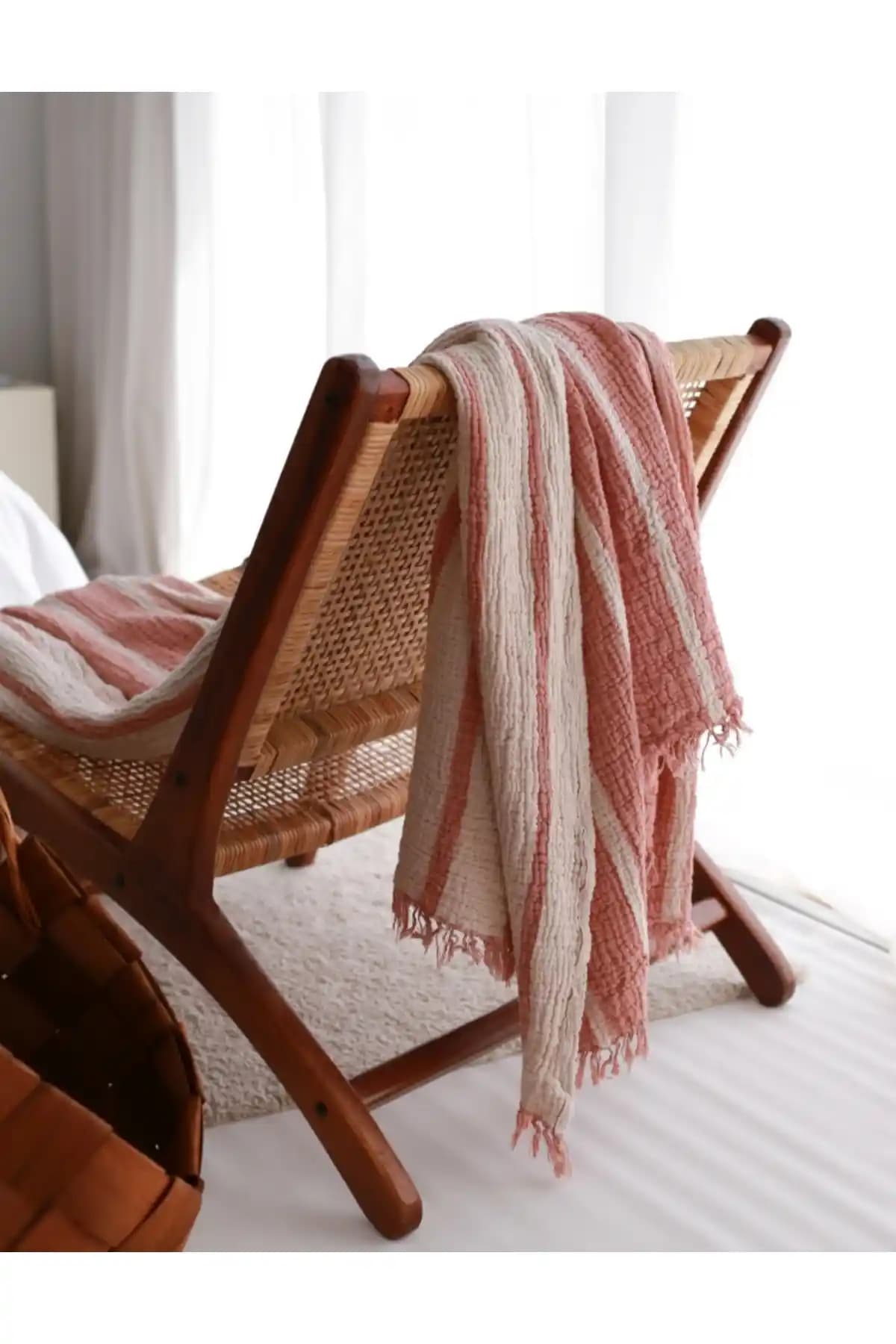 Kiremit Rengi Pike ve Moda Dünyasında Sıcak, Şık ve Doğal Bir Trend