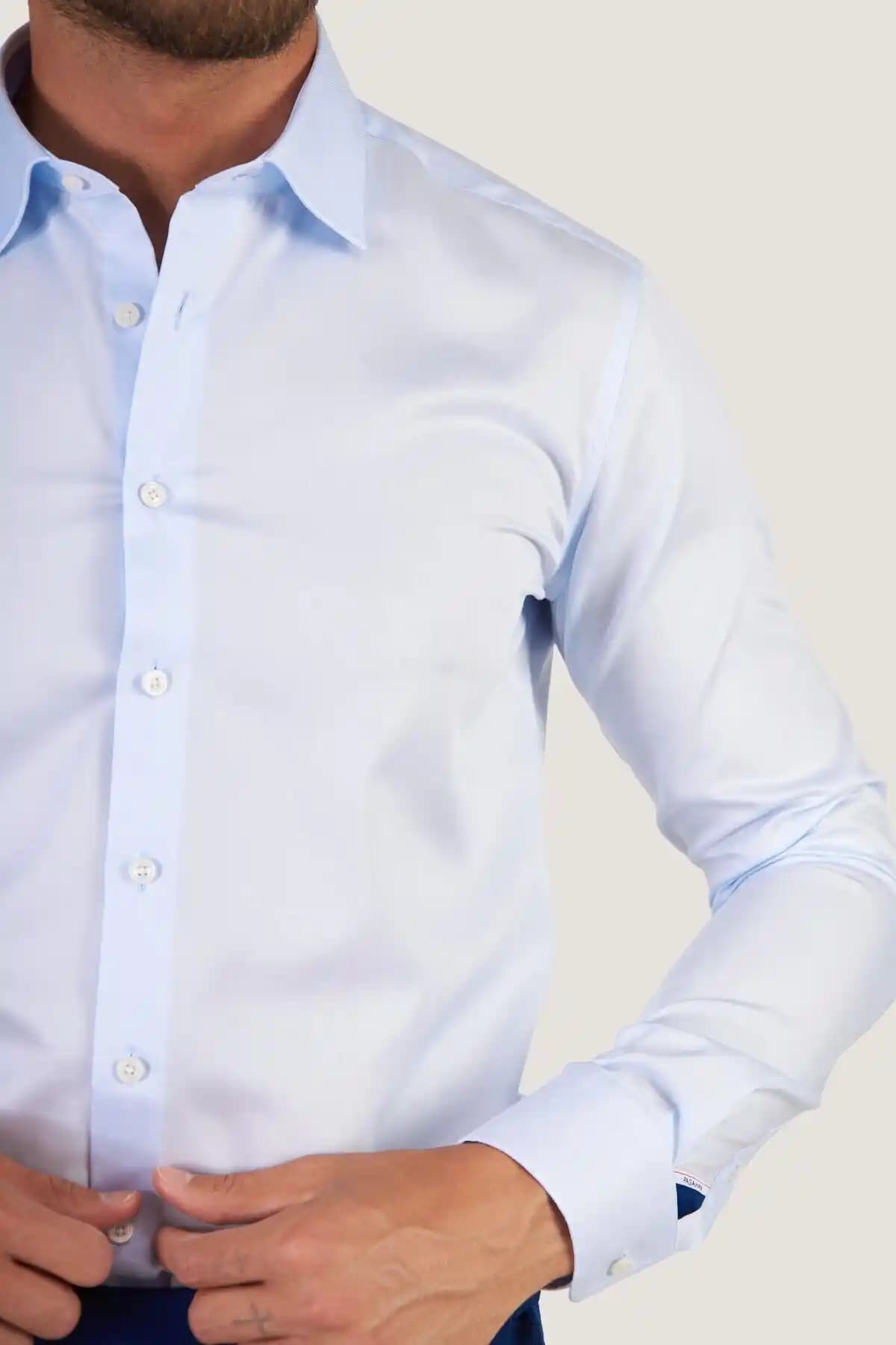 Kırışmayan gömlekler: modern yaşam ve şıklık için dayanıklı ve pratik seçenek