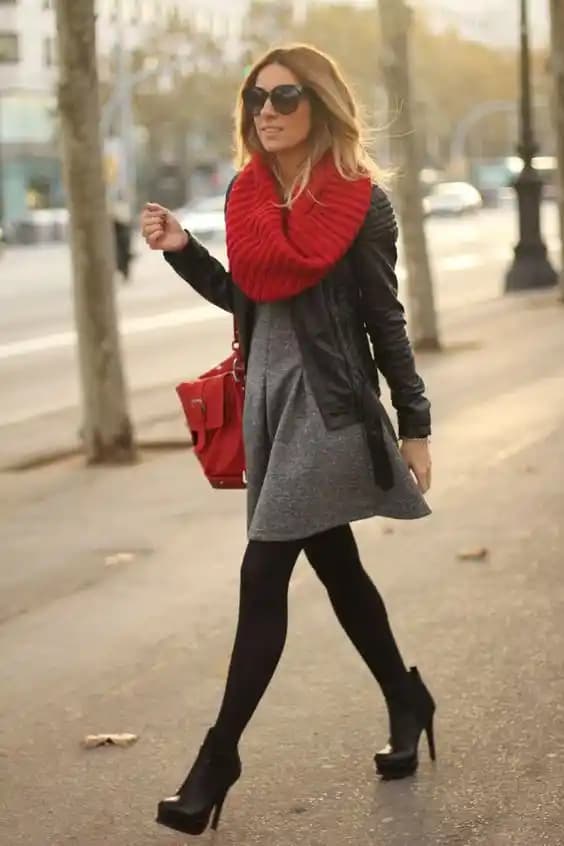 Kırmızı ve Gri Renk Uyumunun Moda Dünyasındaki Yeri ve Stil İpuçları