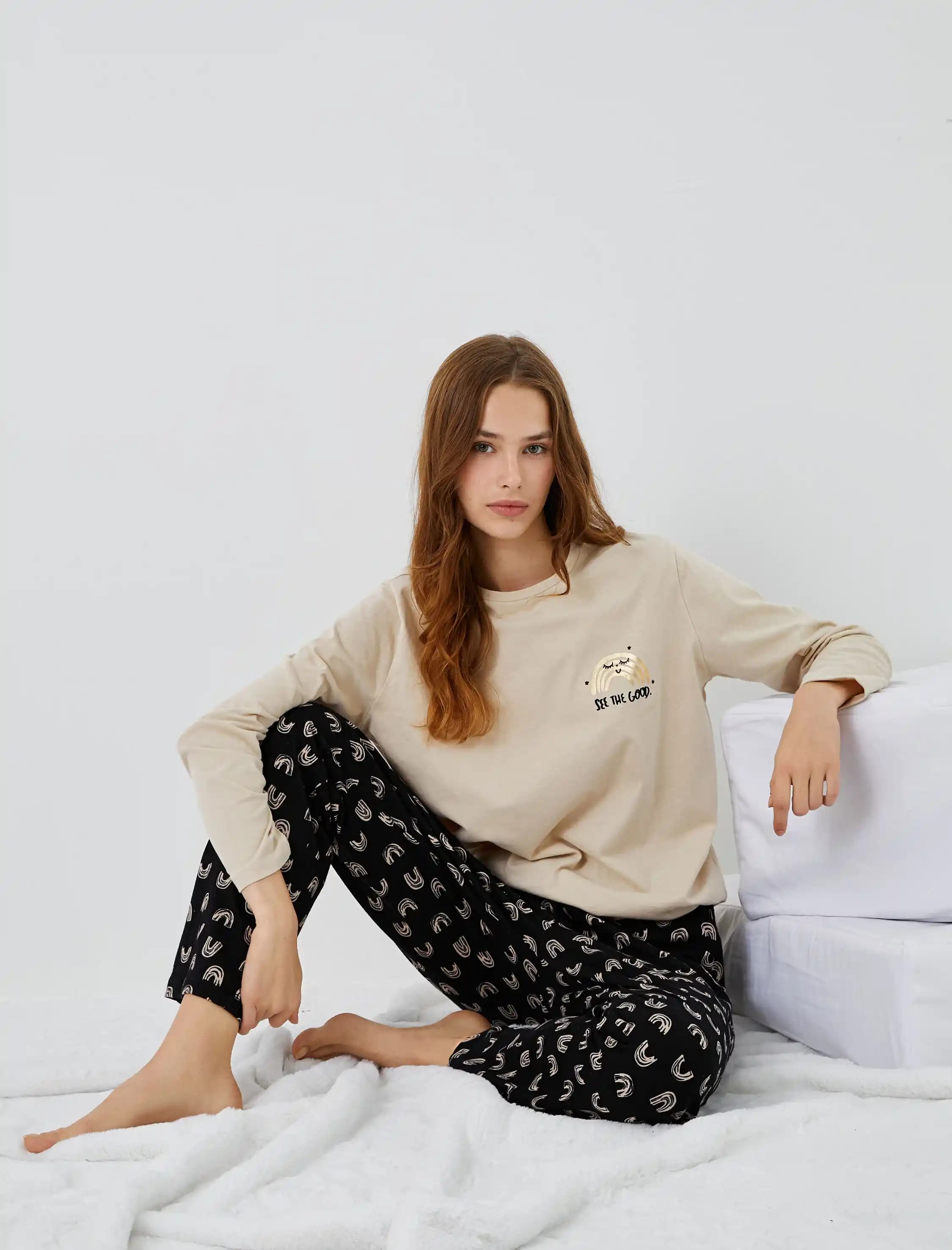 Kış Ayları İçin En İyi Sıcak ve Şık Pijama Takımları Rehberi