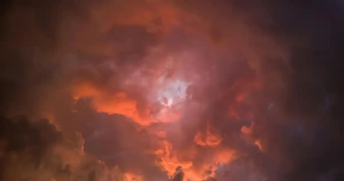 Kış Ayları İçin Siyah Kışlık Elbise Seçenekleri ve Stil Önerileri