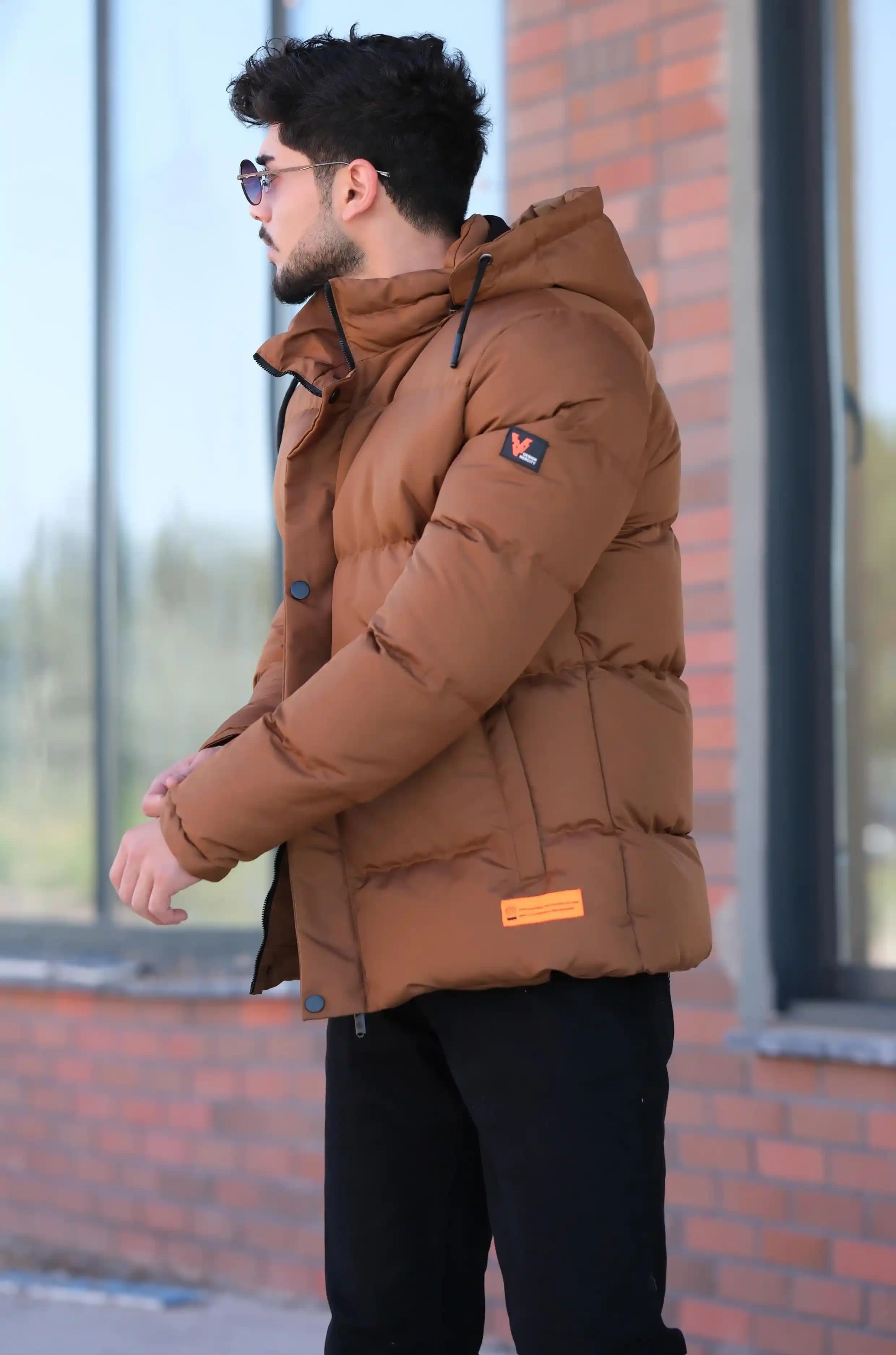 Kış Modasında Stil ve Konforu Yansıtan Mont Kombinasyonları Rehberi