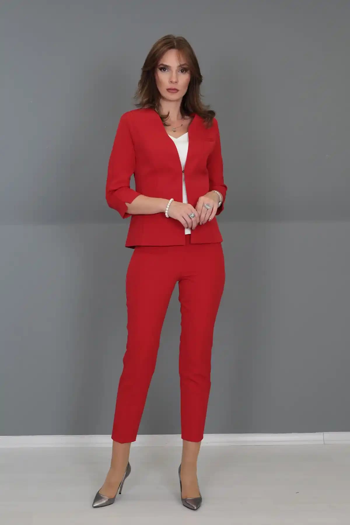 Kısa Paça Takım Elbise Trendleri ve Stil İpuçları 2023