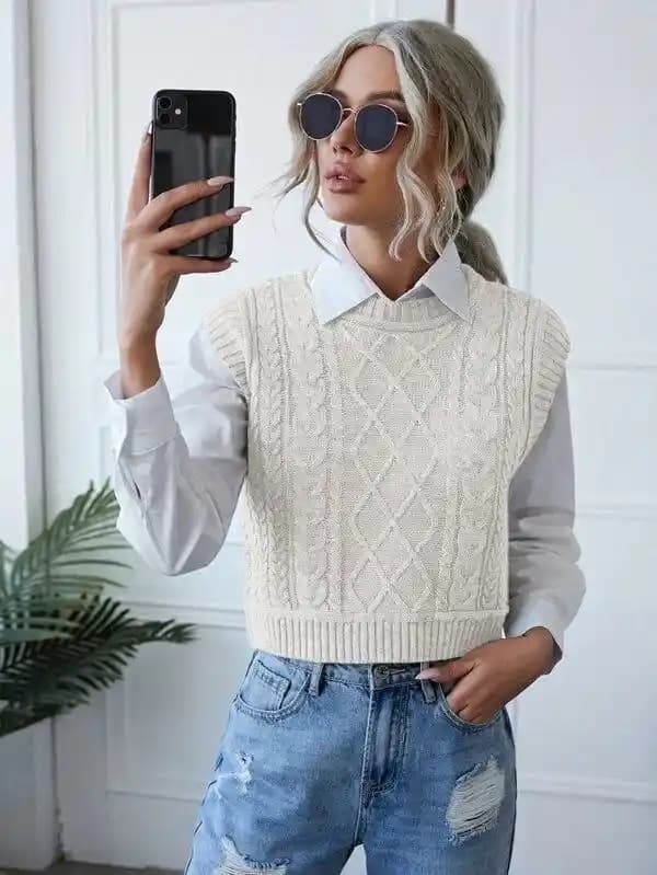 Kısa Süveter Kombinleriyle Şıklık ve Rahatlığı Bir Arada Yakalayın