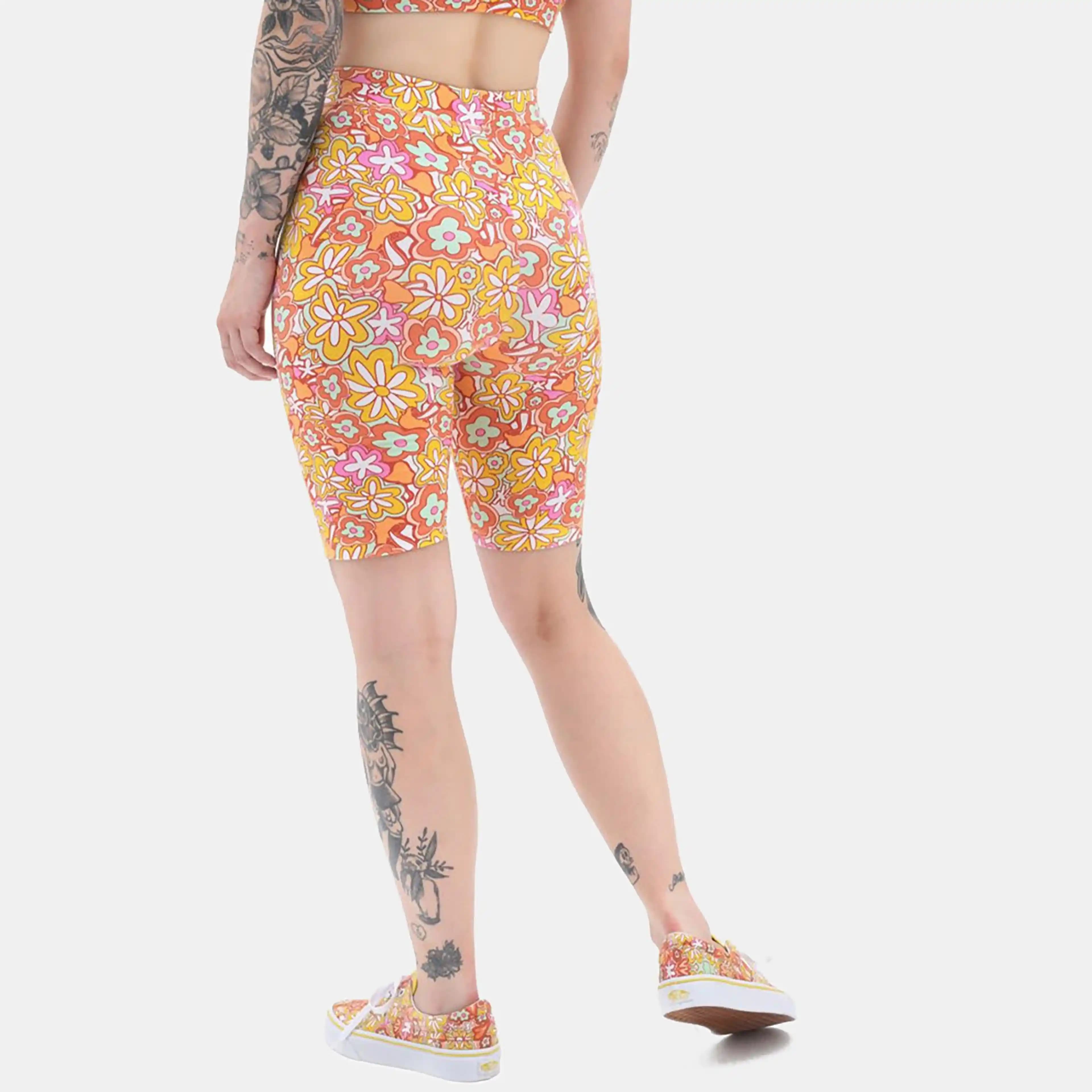 Kısa Vans Ayakkabıları: Moda ve Rahatlığın Güncel Trendleri ve Kombin Önerileri