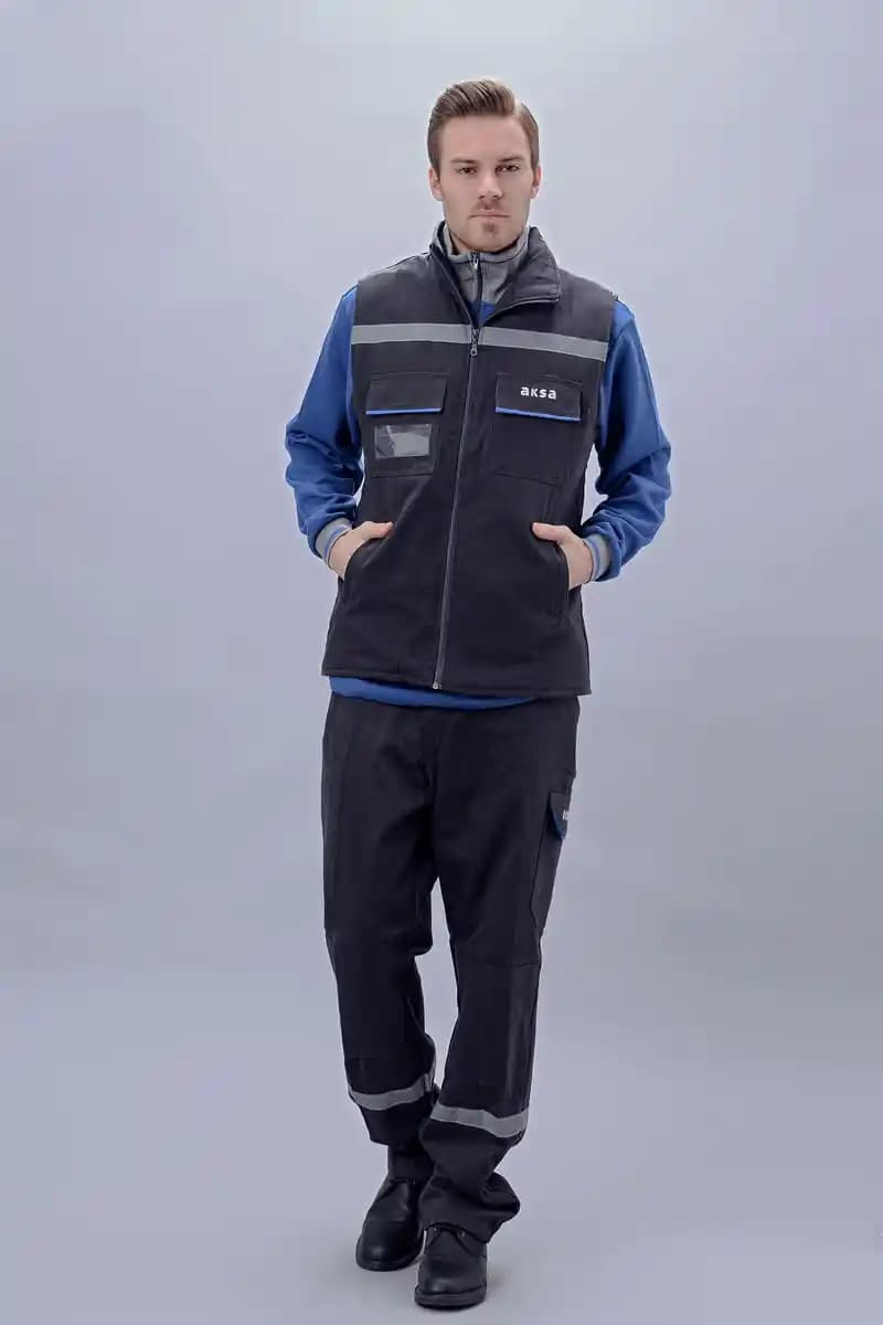 Kışlık İş Elbisesi Seçimi: Güvenlik ve Şıklığı Bir Arada Sunan Rehber