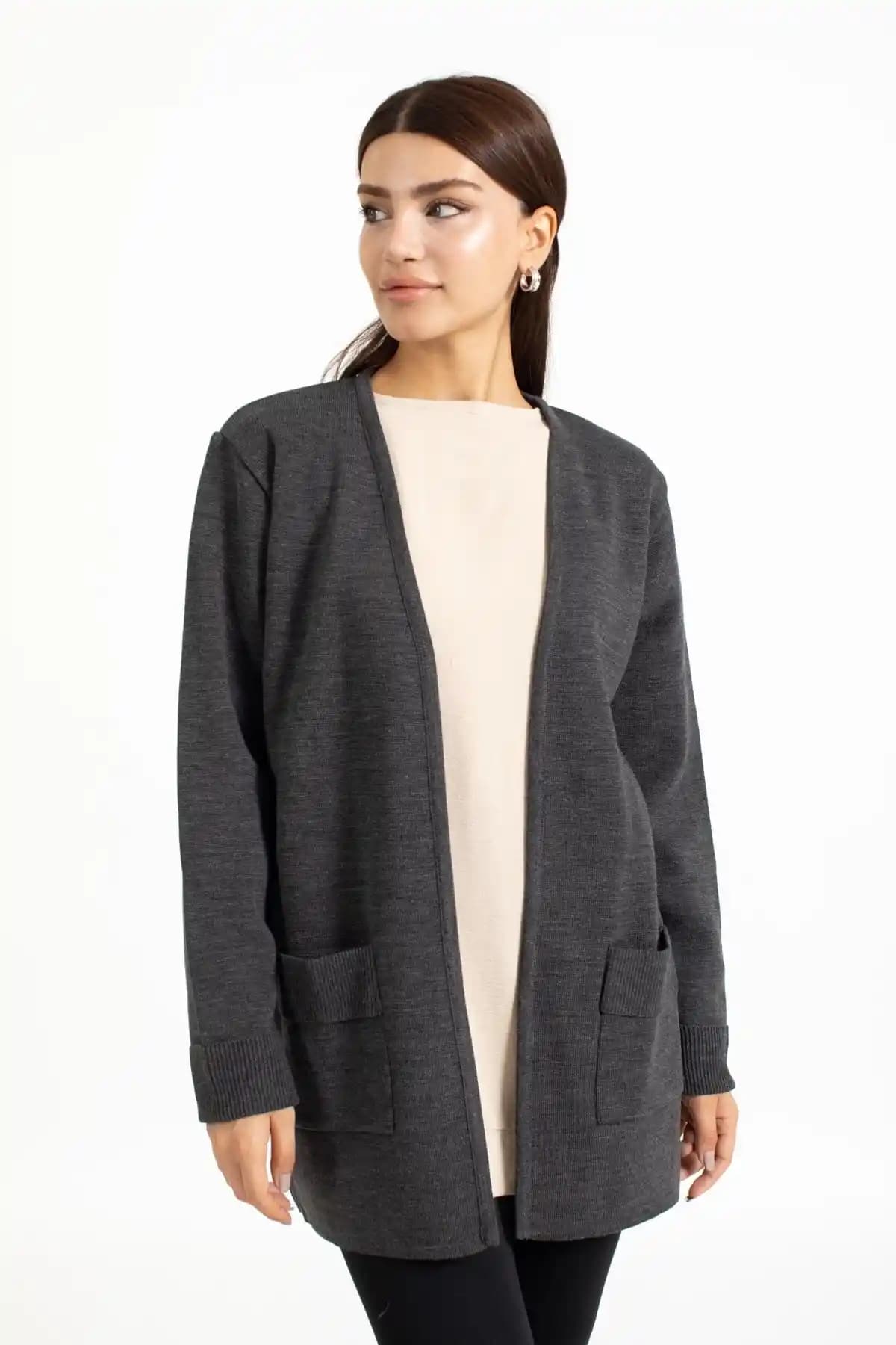 Kışlık Kadın Hırkalar: Modaya Uygun ve Sıcak Tutucu Seçenekler