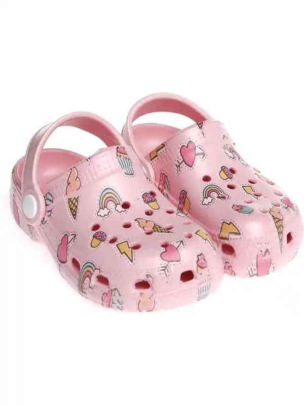 Kız Bebekler İçin Crocs Modası ve Konforu Yansıtan Yenilikçi Ayakkabı Seçenekleri