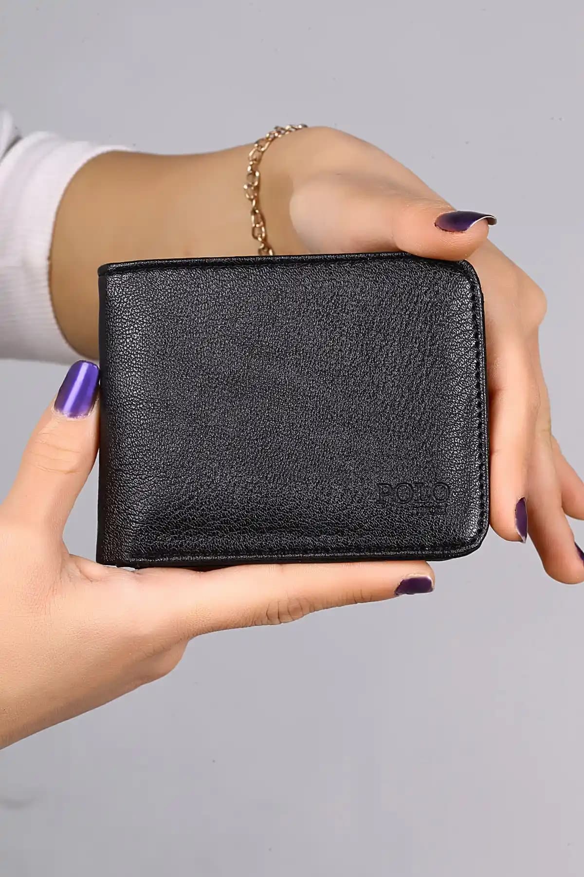 Klasik Erkek Cüzdanları: Şıklık ve Fonksiyonelliğin Zamansız Buluşması