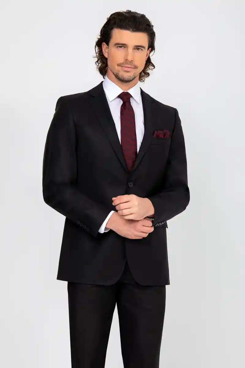 Klasik Erkek Takım Elbise Seçimi ve Stil İpuçları Modern ve Zamansız Şıklık İçin