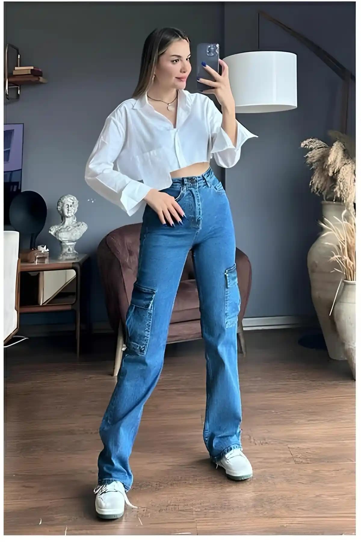 Kot Pantolonlarda Arka Cep Modelleri: Moda ve Fonksiyonelliğin Uyumuyla Güncel Seçenekler