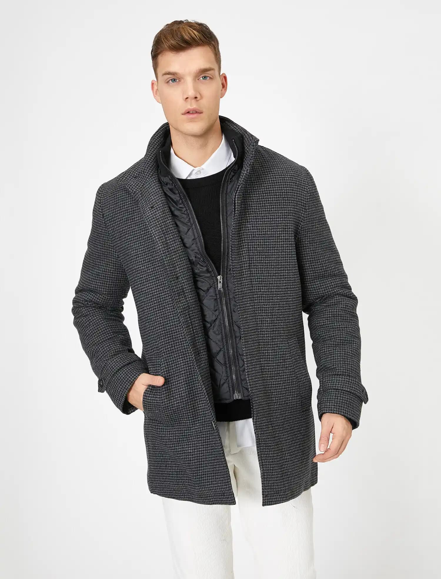 Koton Erkek Kabanlarıyla Kışa Şıklık ve Fonksiyonellik Katın