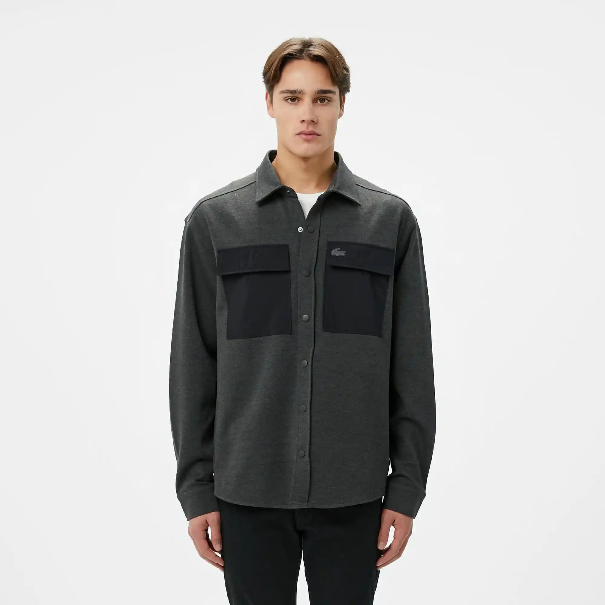 Koyu Gri Gömlek: Moda Dünyasında Zamansız Şıklığın Temel Parçası ve Kombin İpuçları