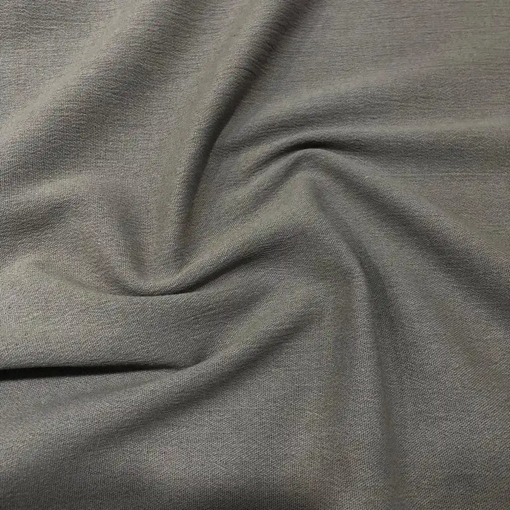 Koyu Vizon Rengi Moda Dünyasında Zamansız Şıklık ve Çok Yönlülük Üzerine Bir İnceleme