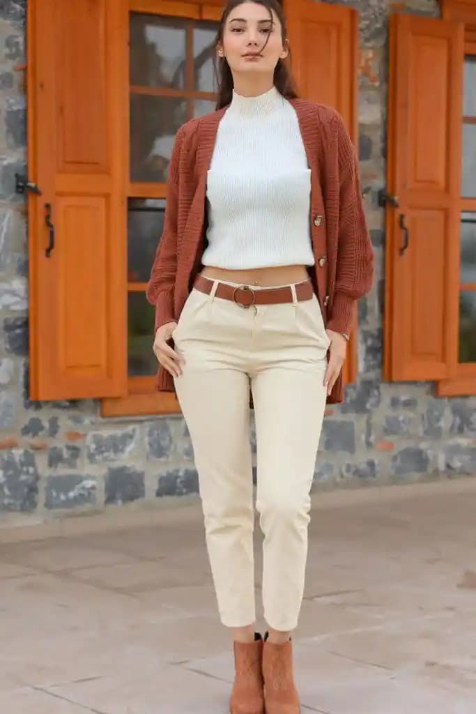 Krem Pantolon Kombinasyonları: Günlük ve Özel Günler İçin Stil Rehberi