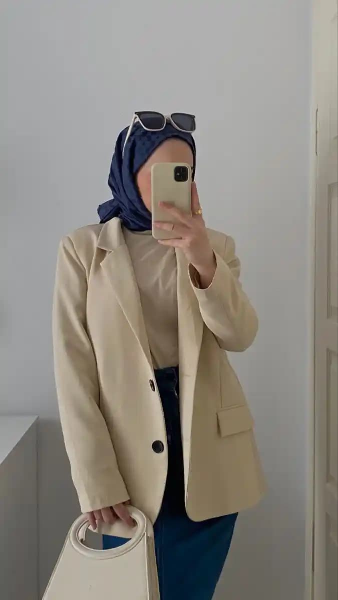 Krem Renk Blazer Ceketlerle Tesettür Modasında Şıklık ve Zarafetin En Güncel Kombinleri