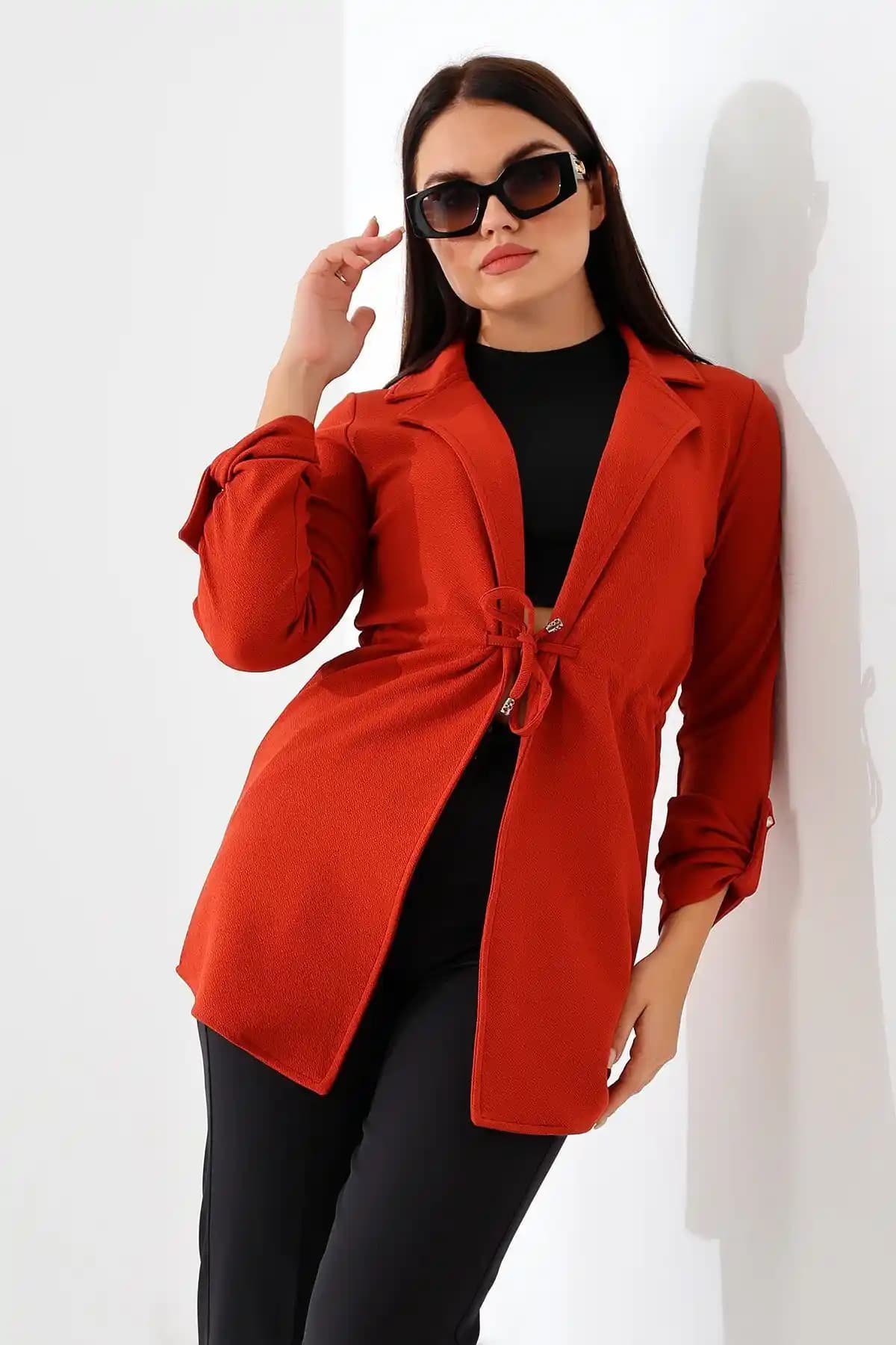 Krep Kumaş Ceketler: Moda ve Konforun Bir Arada Sunulduğu Şık Parçalar