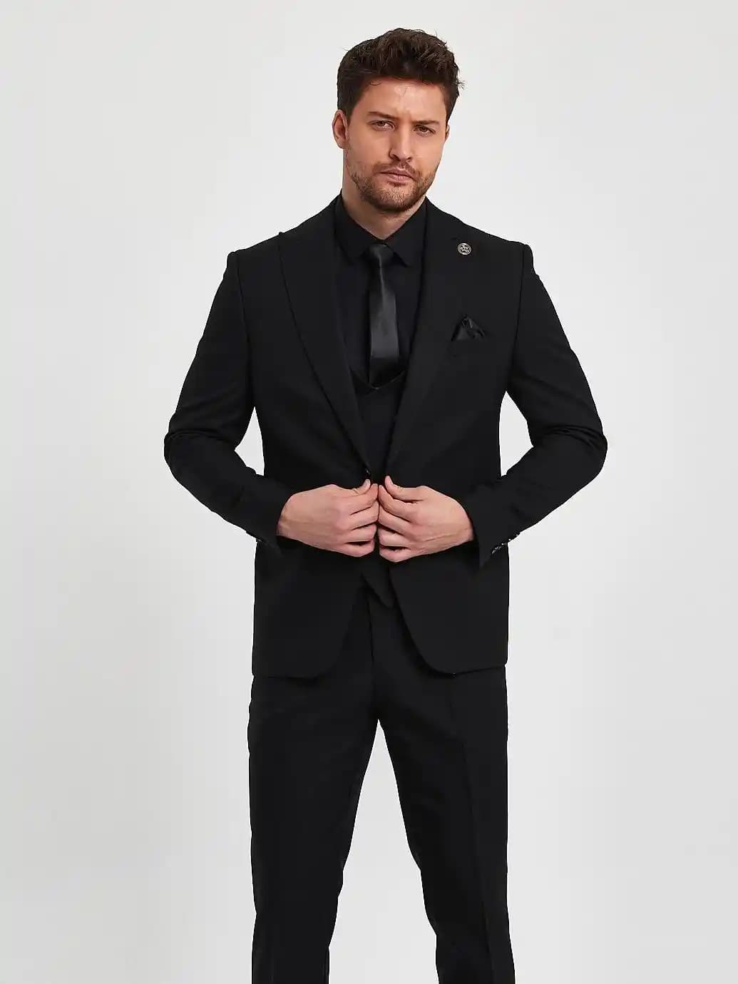 Kro Takım Elbise Nedir, Nasıl Seçilir ve Stilinizle Uyum Sağlar