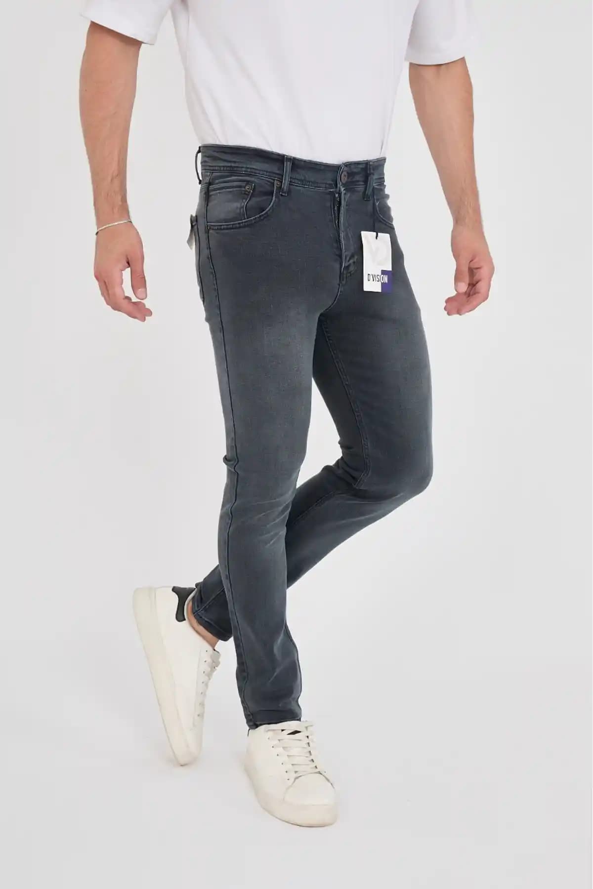 Kül Rengi Pantolonlar: Zamansız Şıklık ve Çok Yönlülük Sunan Moda Parçaları