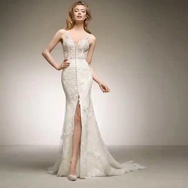 Kum Saati Vücut Tipine Uygun Elbise Seçimi ve Moda Trendleri Rehberi